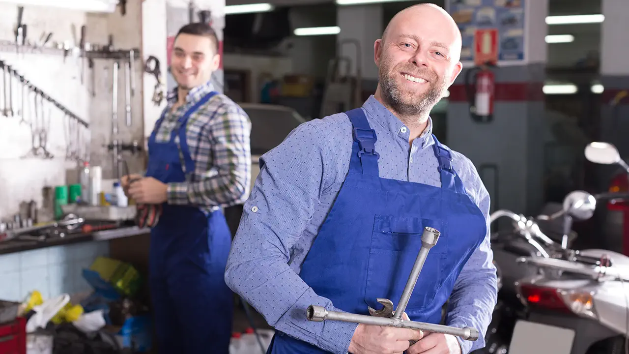 Equipo de Troubleshoot Your Vehicle